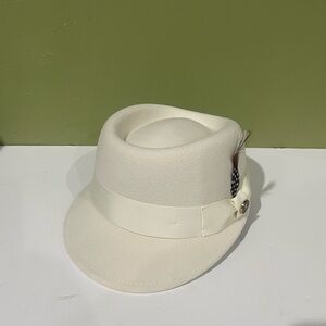 Bruno Capelo cap hat Australia wool ivory baseball